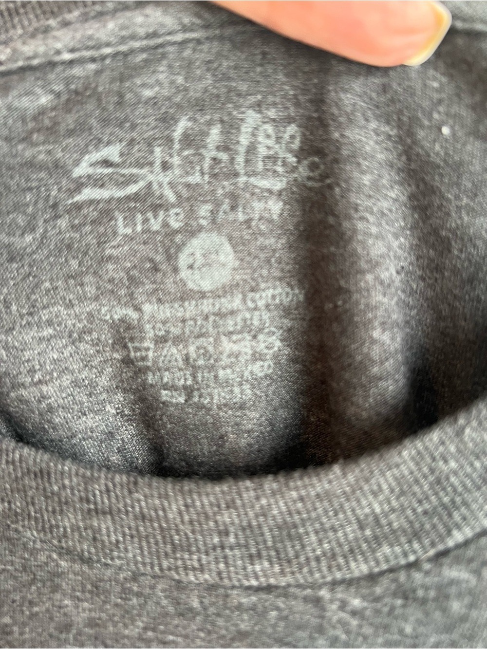 Salt Life Men's Long Sleeve Pocket Tee in Charcoal - Picture 5 of 5